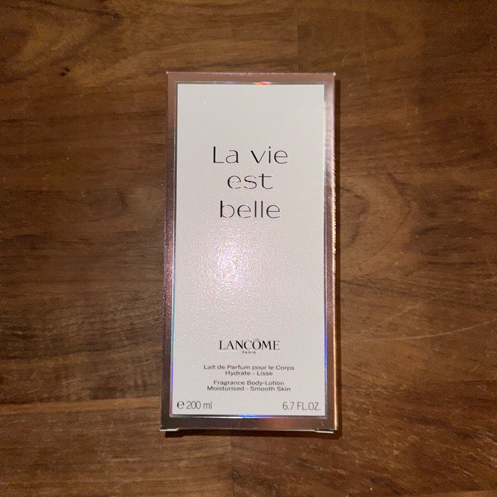 La Vie est Belle Body Lotion!